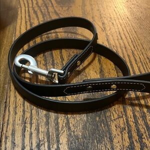 Terrain brown leather 4” dog leash